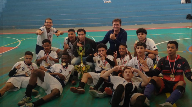 Escola Manoel José da Fonseca é campeã no futsal dos Jogos Escolares do Estado
